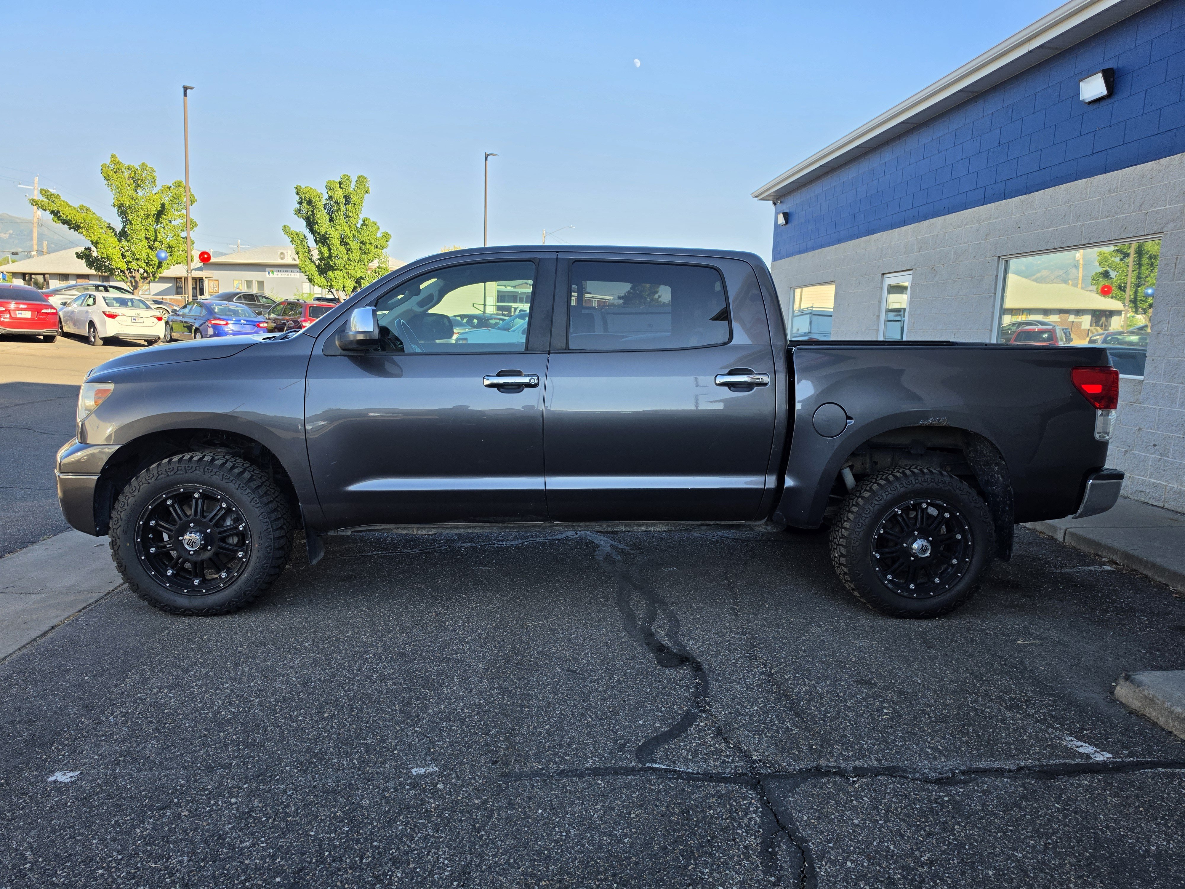 Used 2012 Toyota Tundra Limited w/ Memory Pkg AWD/4WD image 4