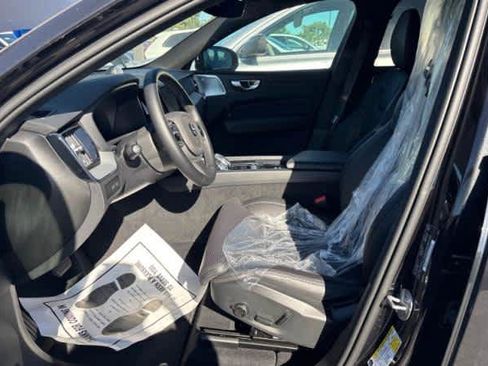 Used 2024 Volvo XC60 T8 Ultimate image 4