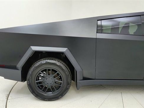 Used 2024 Tesla Cybertruck AWD Crew Cab image 12