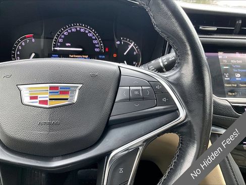 Used 2019 Cadillac XT5 AWD image 16