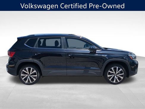 Certified 2023 Volkswagen Taos SE FWD image 2