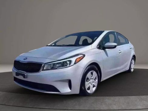 Used 2017 Kia Forte LX image 1