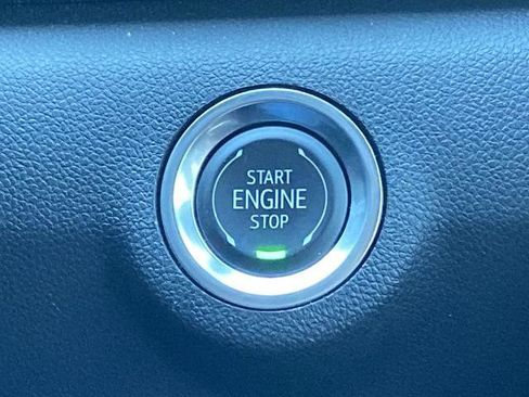 Used 2025 GMC Terrain Elevation w/ Technology Package II image 12