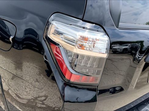 Used 2023 Toyota 4Runner 40th Anniversary SE AWD/4WD image 29