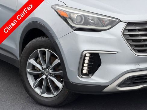 Used 2017 Hyundai Santa Fe SE image 5