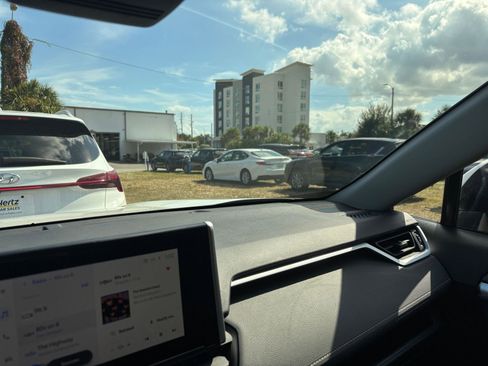 Used 2025 Toyota RAV4 XLE image 35