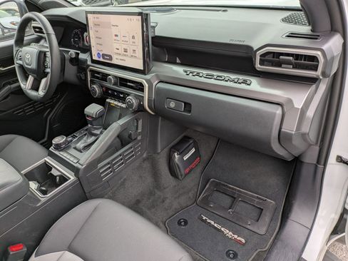 Used 2024 Toyota Tacoma TRD Sport image 21