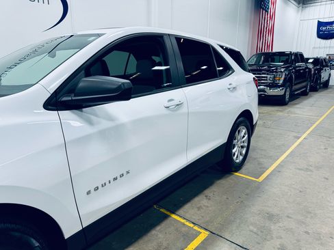 Used 2020 Chevrolet Equinox LS w/ LS Convenience Package image 21