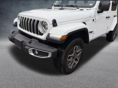 Used 2025 Jeep Wrangler Sahara image 58