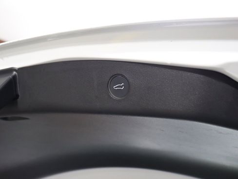 Used 2023 Tesla Model 3 Standard Range image 64