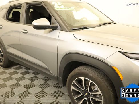 Used 2025 Chevrolet TrailBlazer LT AWD/4WD image 4