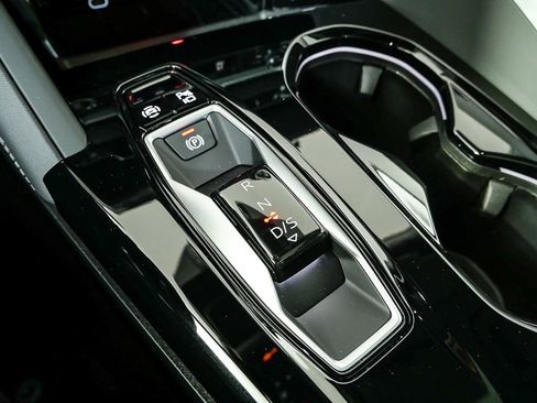 New 2025 Audi Q5 Premium Plus image 17