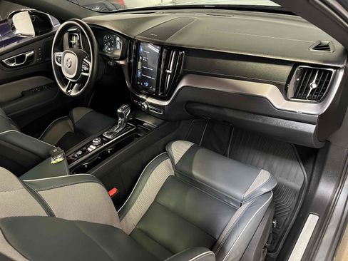 Used 2020 Volvo XC60 T5 R-Design image 28