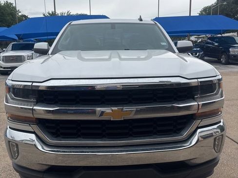 Used 2018 Chevrolet Silverado 1500 LT w/ Texas Edition RWD image 2