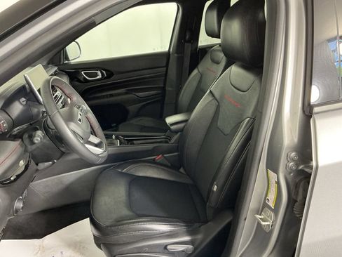 Used 2023 Jeep Compass Trailhawk AWD/4WD image 10
