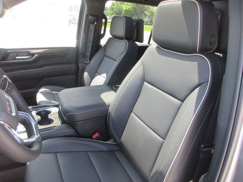 New 2026 GMC Yukon XL Elevation w/ Elevation Premium Package AWD/4WD image 12