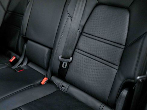 Used 2022 Porsche Cayenne GTS AWD/4WD image 80