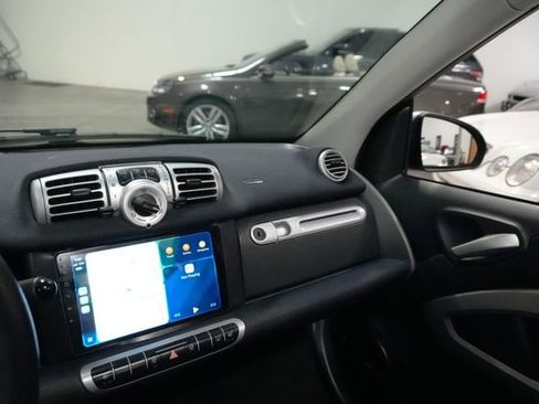 Used 2013 smart fortwo passion image 17