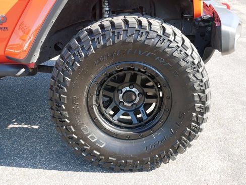 Used 2019 Jeep Wrangler Unlimited Rubicon w/ Cold Weather Group AWD/4WD image 8