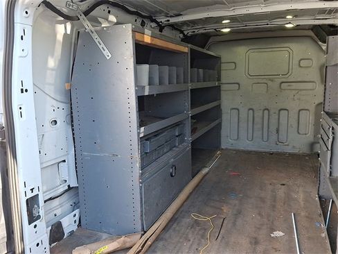 Used 2017 Ford Transit 250 130 Low Roof image 3