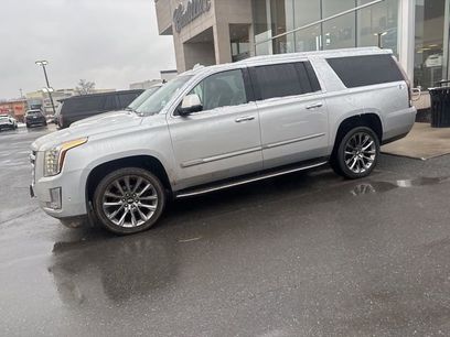 Used 2019 Cadillac Escalade ESV Luxury