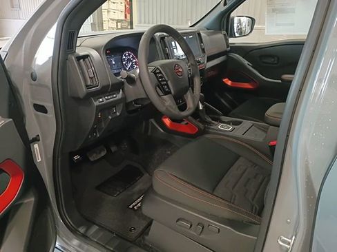 New 2026 Nissan Frontier PRO-4X w/ Pro-4x Convenience Package image 14
