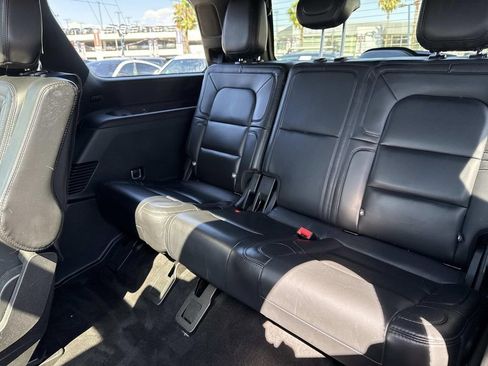 Used 2021 Lincoln Navigator Reserve w/ Luxury Package AWD/4WD image 16