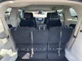 Used 2023 Chrysler Pacifica Touring-L image 6