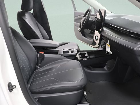 New 2026 Ford Mustang Mach-E Select w/ Comfort Package image 31