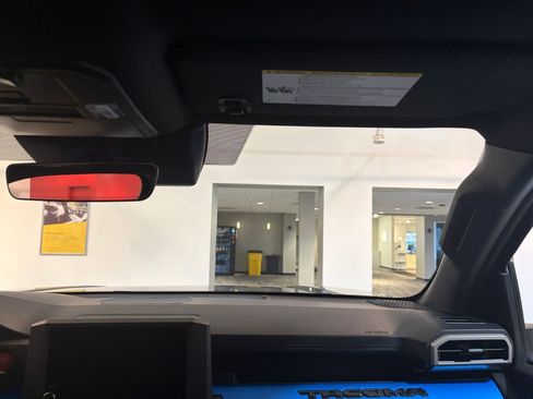 Used 2025 Toyota Tacoma TRD Off-Road image 34