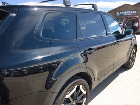 Used 2023 Kia Telluride AWD image 9