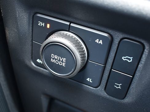 Certified 2025 Ford Expedition Active AWD/4WD image 25