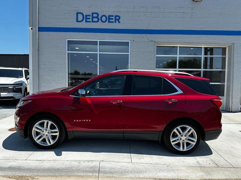 Used 2020 Chevrolet Equinox Premier image 2