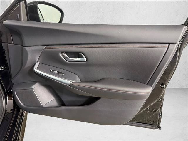 Used 2025 Nissan Sentra SR FWD image 14