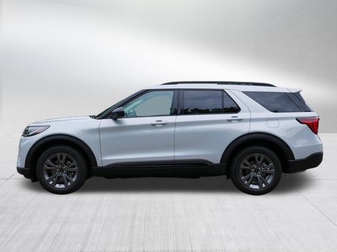 Used 2026 Ford Explorer Active w/ Active Comfort Package AWD/4WD image 4