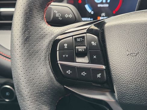 Used 2025 Ford Explorer ST-Line w/ Premium Package image 31