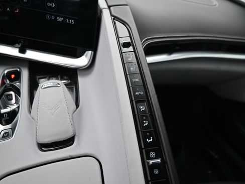 Used 2021 Chevrolet Corvette Stingray Premium Conv w/ Z51 Performance Package image 30