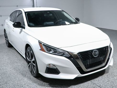 Used 2021 Nissan Altima 2.5 SR FWD image 5
