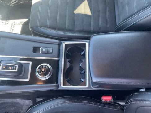 Used 2024 Mitsubishi Outlander SE FWD image 22