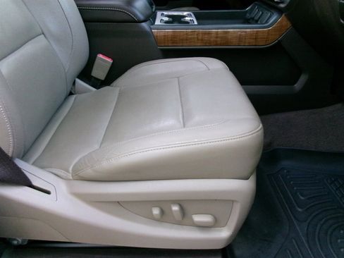 Used 2018 GMC Sierra 2500 SLT w/ Duramax Plus Package AWD/4WD image 23