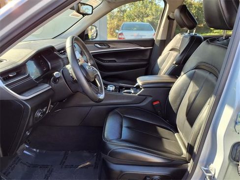 Used 2021 Jeep Grand Cherokee L Limited image 13