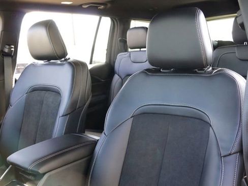 New 2025 Jeep Grand Cherokee L Altitude image 10