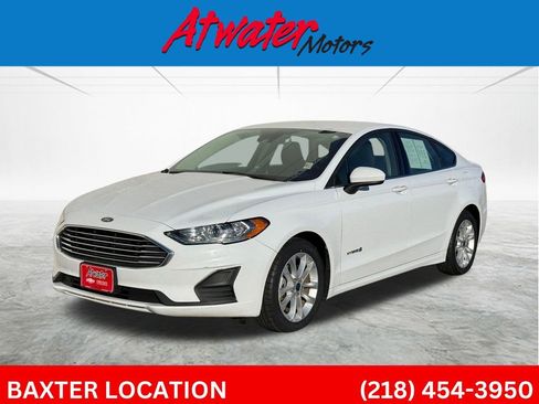 Used 2019 Ford Fusion SE image 1