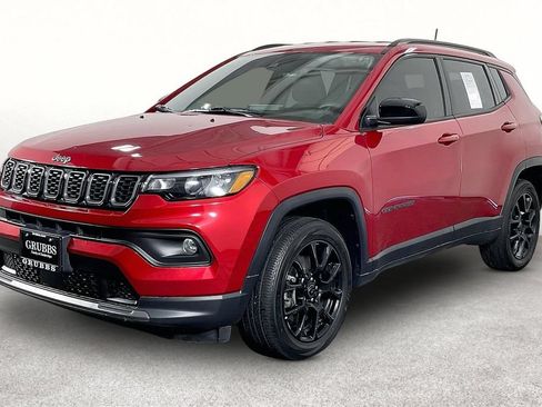 Used 2025 Jeep Compass Latitude w/ Altitude Special Edition AWD/4WD image 15