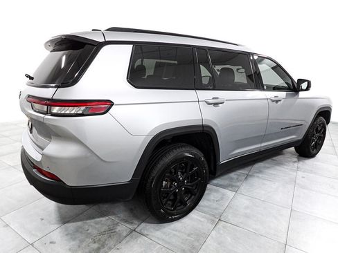 Used 2024 Jeep Grand Cherokee L Laredo AWD/4WD image 7