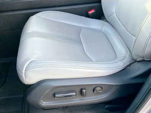 Used 2024 Honda Pilot Touring image 20