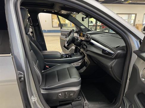 Certified 2025 Buick Enclave Avenir w/ Super Cruise Package AWD/4WD image 18
