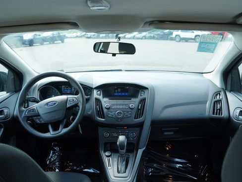 Used 2017 Ford Focus SE FWD image 13