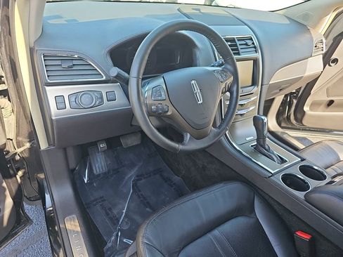 Used 2013 Lincoln MKX AWD image 16
