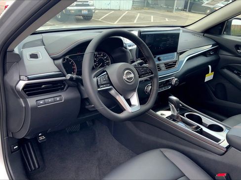 New 2025 Nissan Altima 2.5 SR w/ SR Premium Package image 9